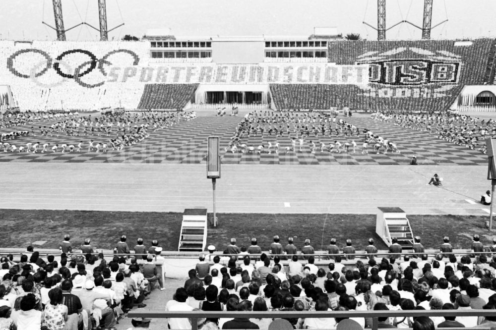 DDR-Fotoarchiv: Leipzig - Turn- und Sportfest Spartakiade in Leipzig in Sachsen in der DDR