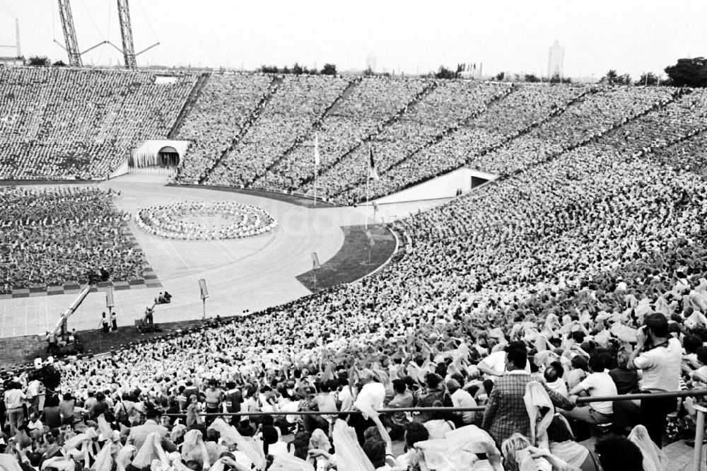 DDR-Fotoarchiv: Leipzig - Turn- und Sportfest Spartakiade in Leipzig in Sachsen in der DDR