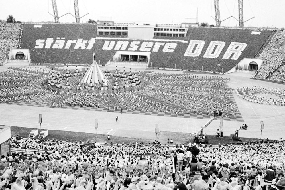 Leipzig: Turn- und Sportfest Spartakiade in Leipzig in Sachsen in der DDR