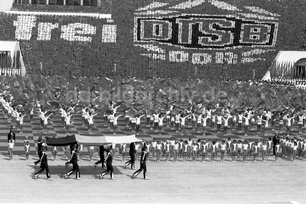 Leipzig: Turn- und Sportfest Spartakiade in Leipzig in Sachsen in der DDR