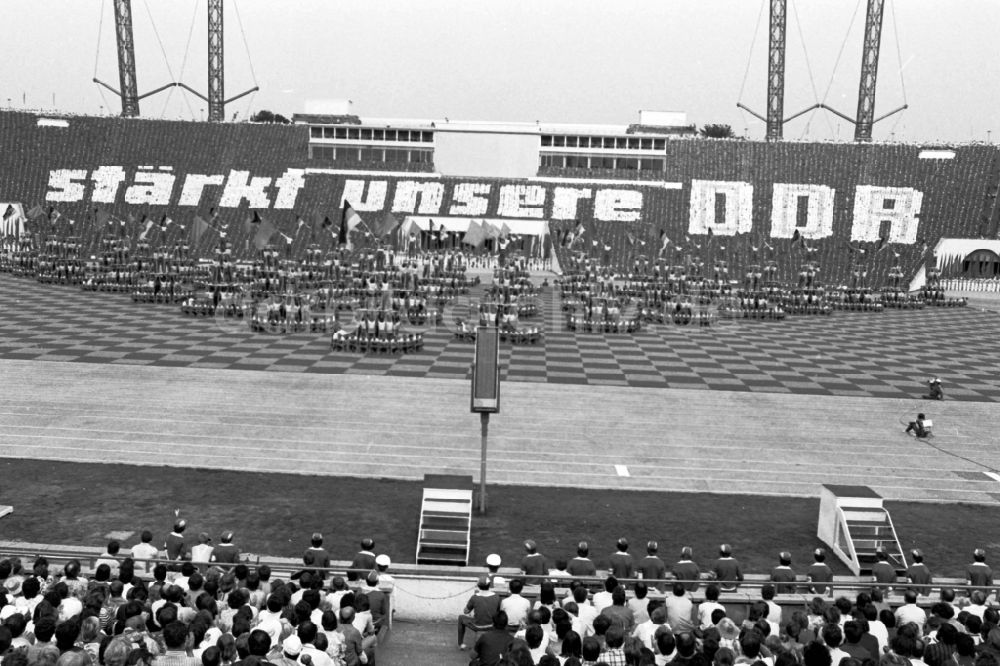 DDR-Bildarchiv: Leipzig - Turn- und Sportfest Spartakiade in Leipzig in Sachsen in der DDR