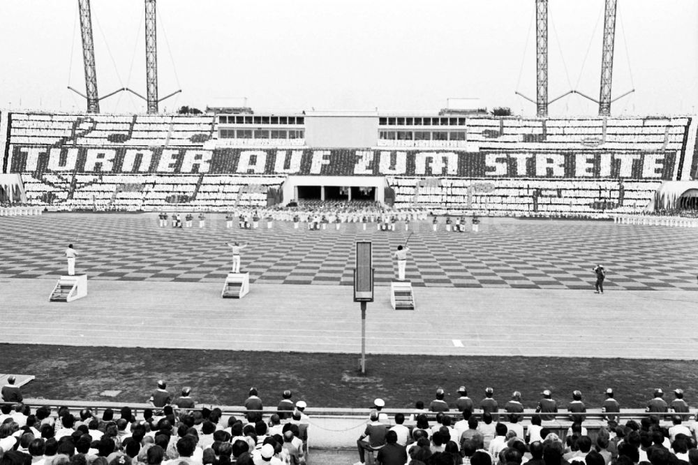 DDR-Fotoarchiv: Leipzig - Turn- und Sportfest Spartakiade in Leipzig in Sachsen in der DDR