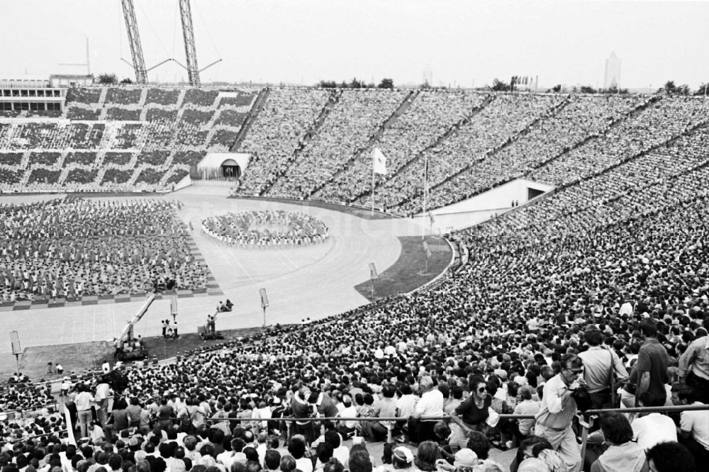 DDR-Fotoarchiv: Leipzig - Turn- und Sportfest Spartakiade in Leipzig in Sachsen in der DDR