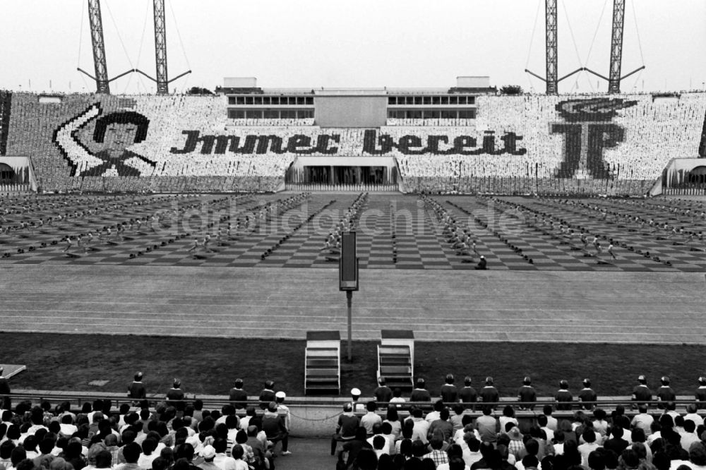 DDR-Fotoarchiv: Leipzig - Turn- und Sportfest Spartakiade in Leipzig in Sachsen in der DDR