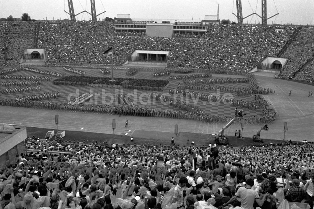 DDR-Fotoarchiv: Leipzig - Turn- und Sportfest Spartakiade in Leipzig in Sachsen in der DDR