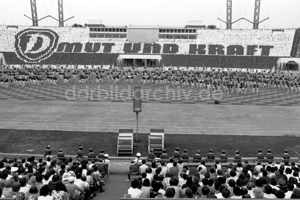 Leipzig: Turn- und Sportfest Spartakiade in Leipzig in Sachsen in der DDR