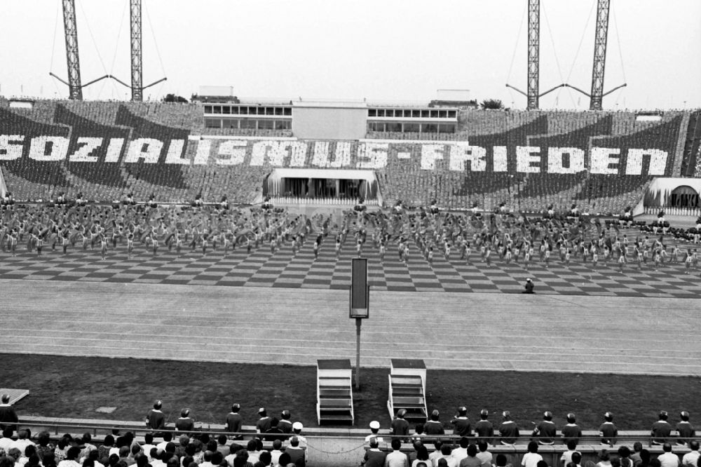 DDR-Bildarchiv: Leipzig - Turn- und Sportfest Spartakiade in Leipzig in Sachsen in der DDR