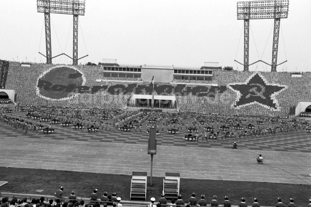 Leipzig: Turn- und Sportfest Spartakiade in Leipzig in Sachsen in der DDR