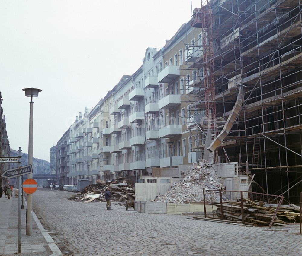 Berlin: Umbau und Sanierung im Ortsteil Prenzlauer Berg in Berlin in der DDR