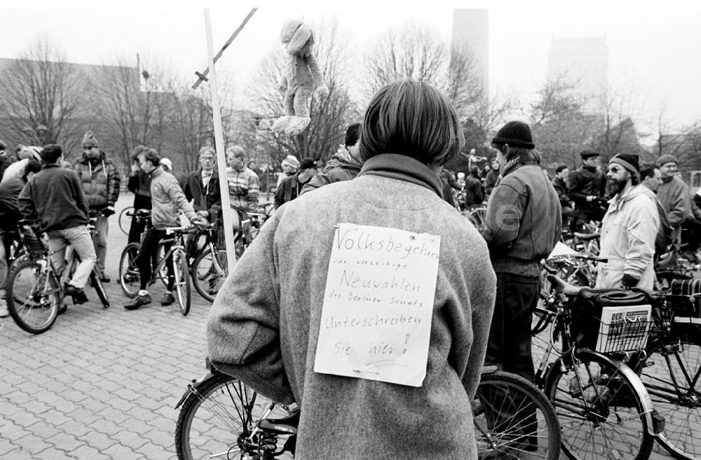 DDR-Fotoarchiv: Berlin - Umschlagsnr.: 1994-29