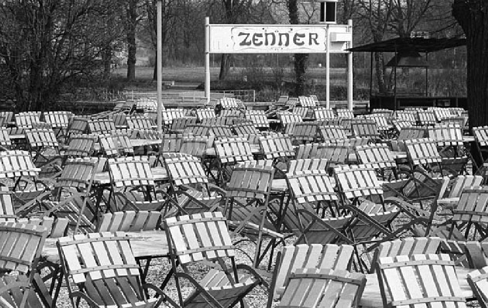 DDR-Fotoarchiv: Berlin - Treptow - VEB Stadtgrün im Treptower Park - Rosengarten Umschlagnr.: 317 Foto: Lenke