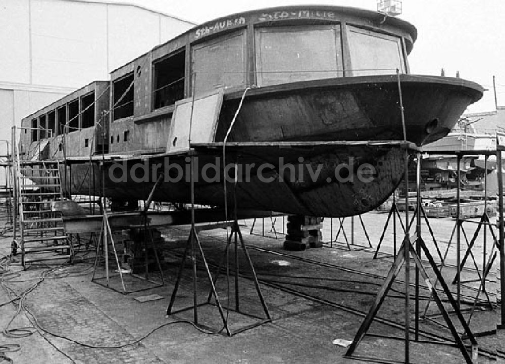 DDR-Fotoarchiv: Berlin - VEB (Volkseigener Betrieb) Yachtwerft Berlin Umschlagnr.: 92 Foto: Winkler