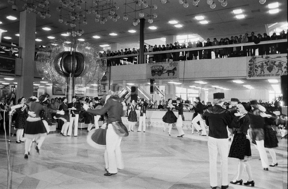 DDR-Fotoarchiv: Berlin - Veranstaltung im Rahmen der Dresdner Kulturtage im Palast der Republik in Berlin in der DDR