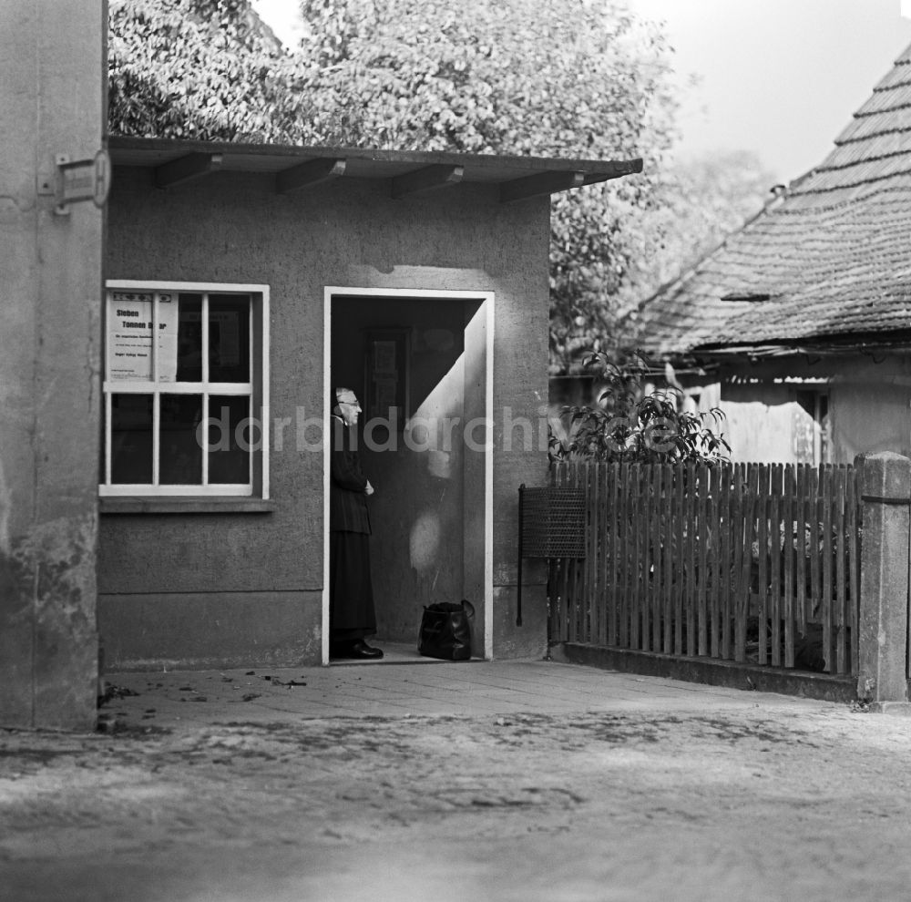 Räckelwitz: Wartehaus für den Busverkehr in Räckelwitz in der DDR