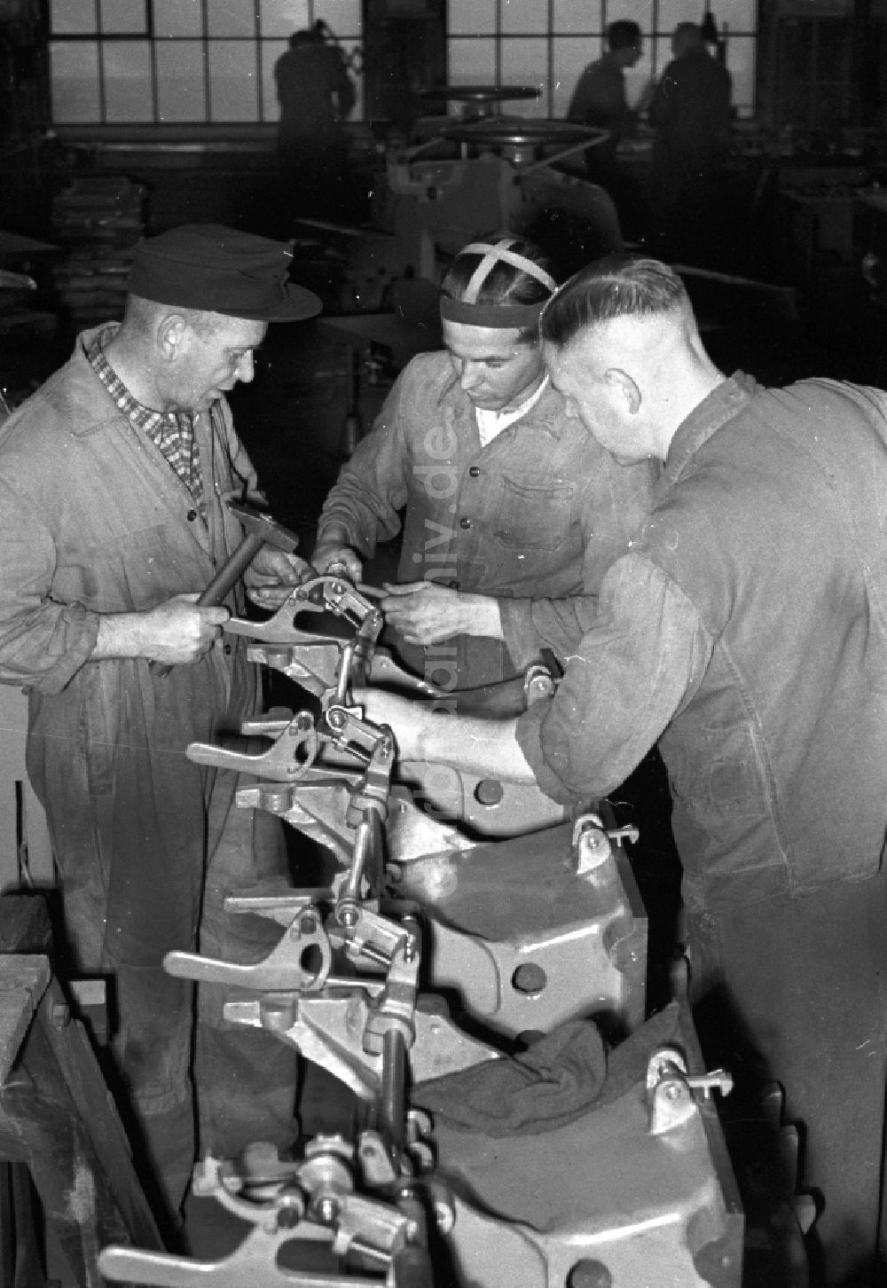 DDR-Bildarchiv: Leipzig - Werk Polygrap in Leipzig in der DDR