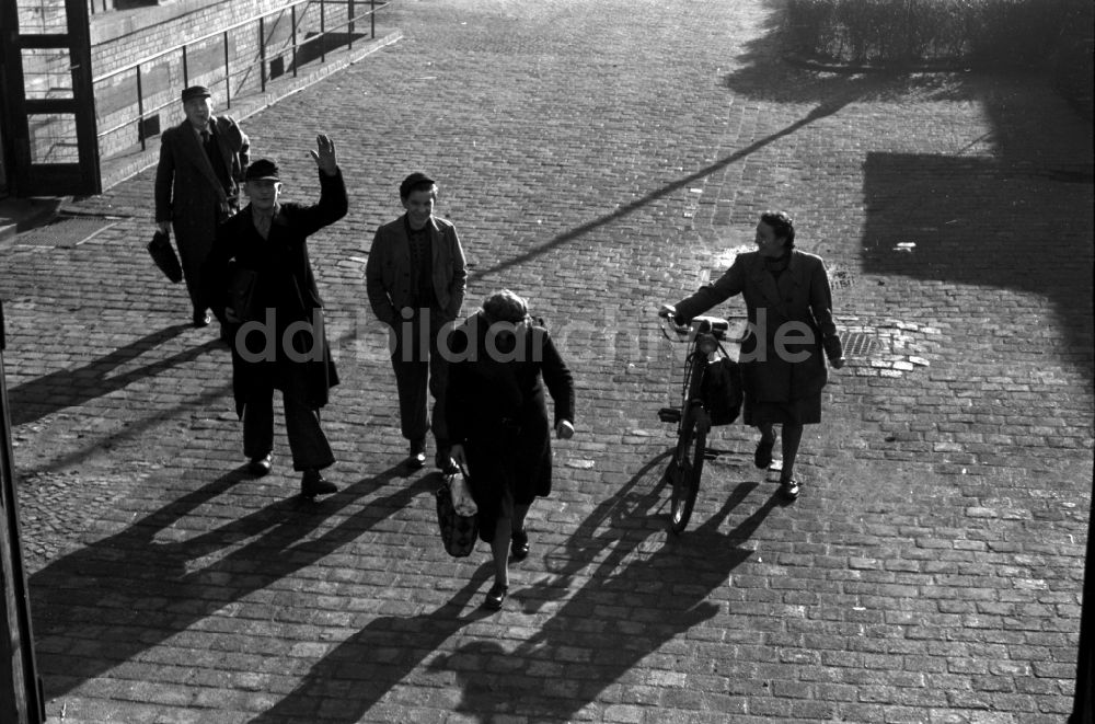 DDR-Fotoarchiv: Leipzig - Werk Polygraph in Leipzig in der DDR