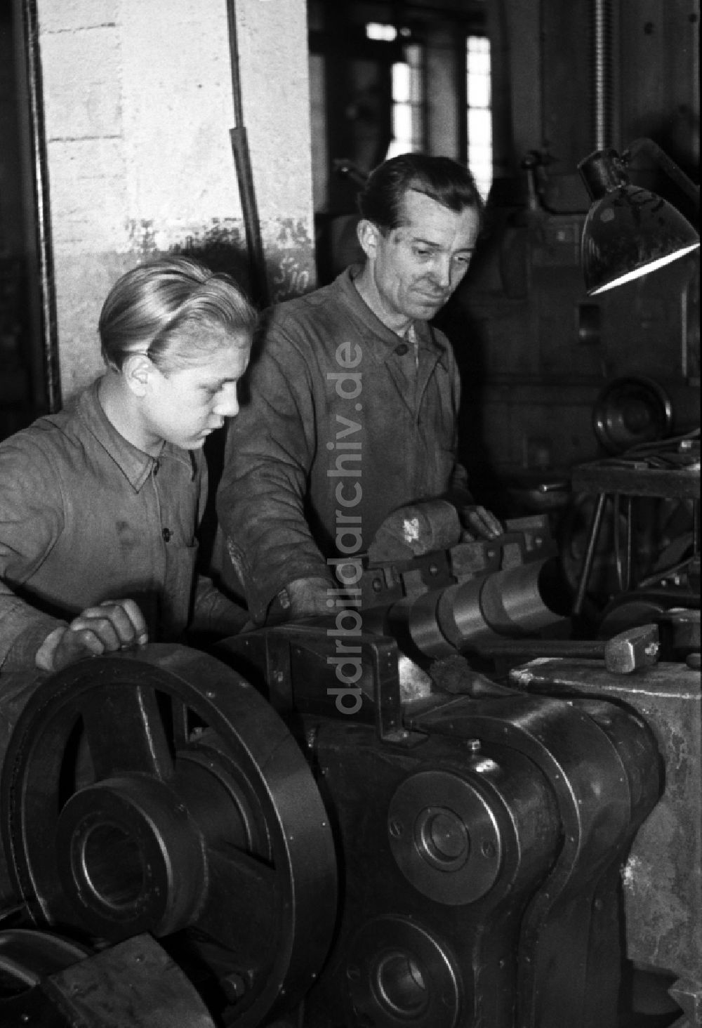 DDR-Fotoarchiv: Leipzig - Werk Polygraph in Leipzig in der DDR