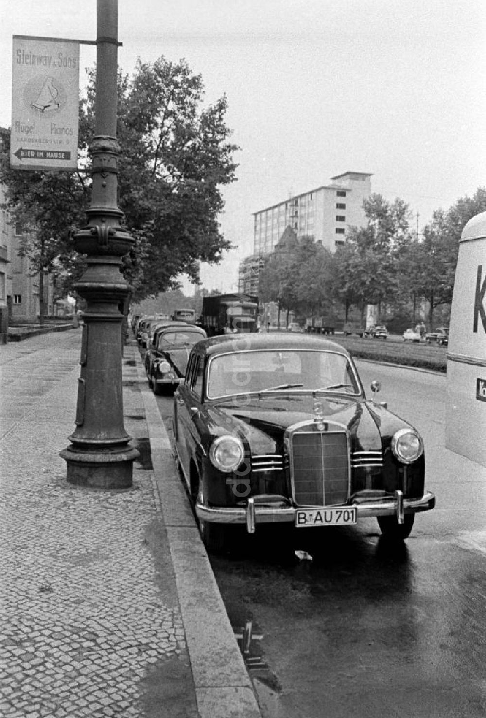 DDR-Fotoarchiv: Berlin - Westberlin - Hardenbergstraße, Mercedes 1957