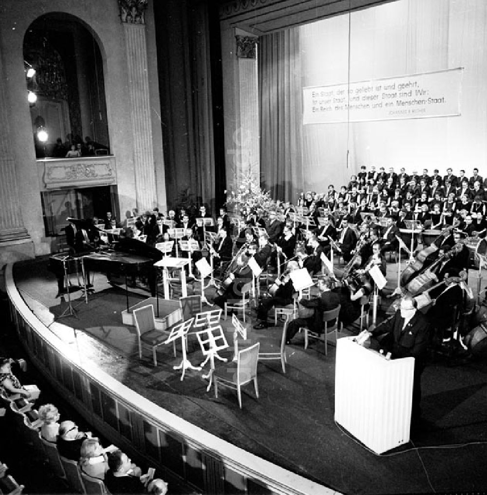 Berlin: Willenskundgebung der Kulturschaffenden in der Staatsoper