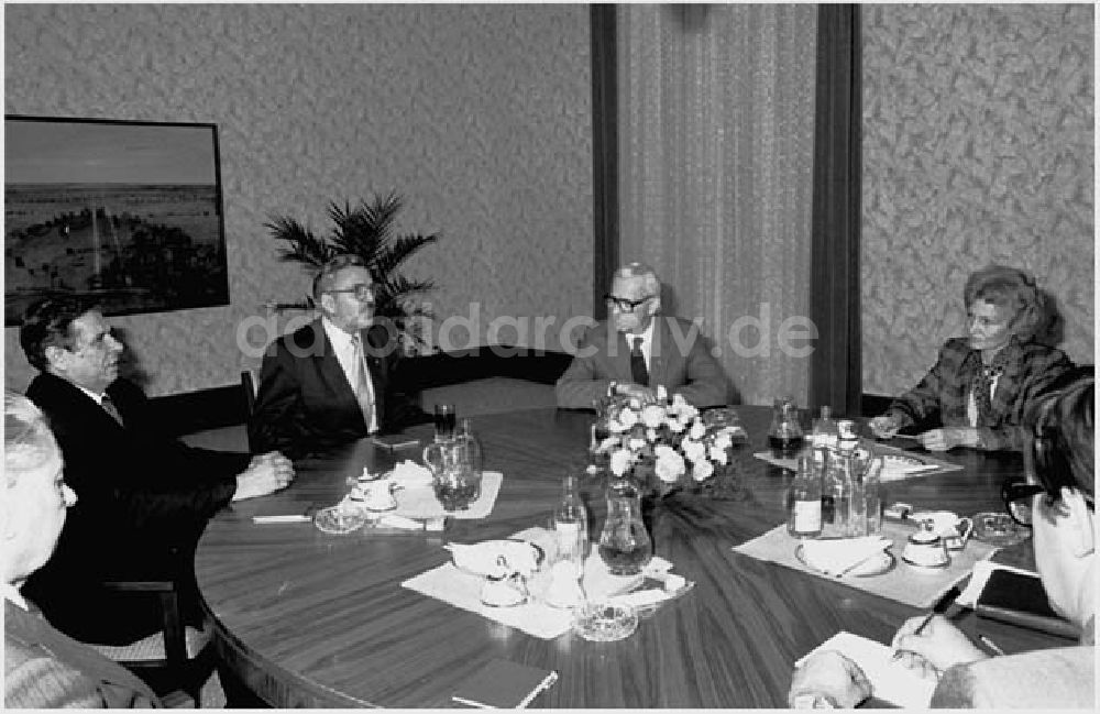 Berlin: 14.10.1986 Willi Stroph empfing SU Minister für Volksbildung Ser