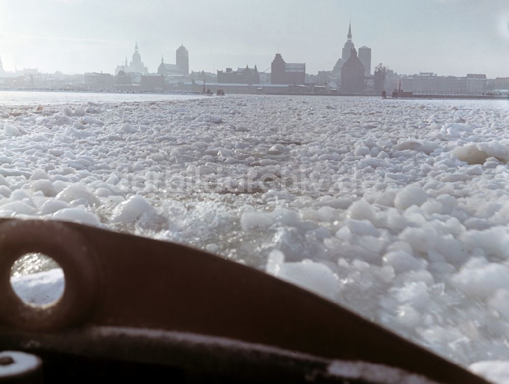 Stralsund: Winterlandschaft in Stralsund in der DDR