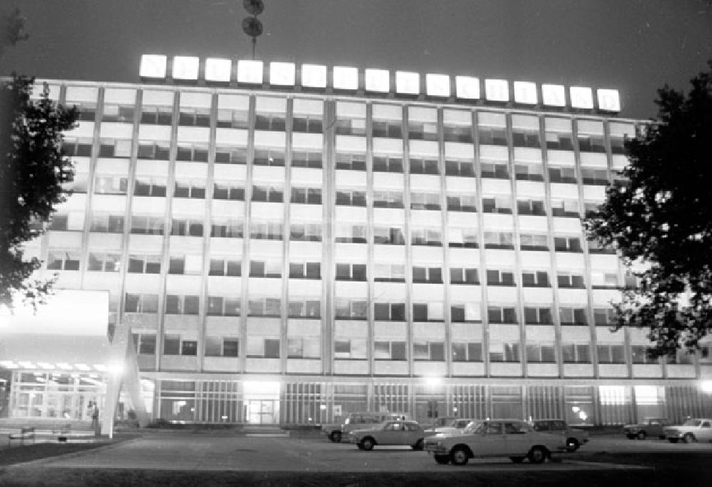 Nachtluftbild Berlin - Nachtaufnahme des Gebäudes der Zeitung Neues Deutschland